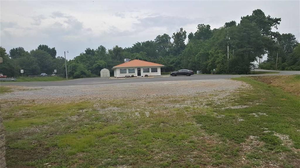 252 N Main St, Calvert City, KY 42029